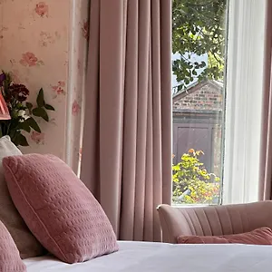 Hotel St George's